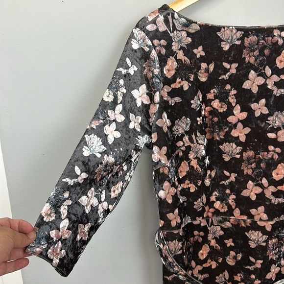 Unique Vintage *Sample* Adelia Black Pink Floral Velvet Wiggle Dress Sz 2X - Picture 4 of 10